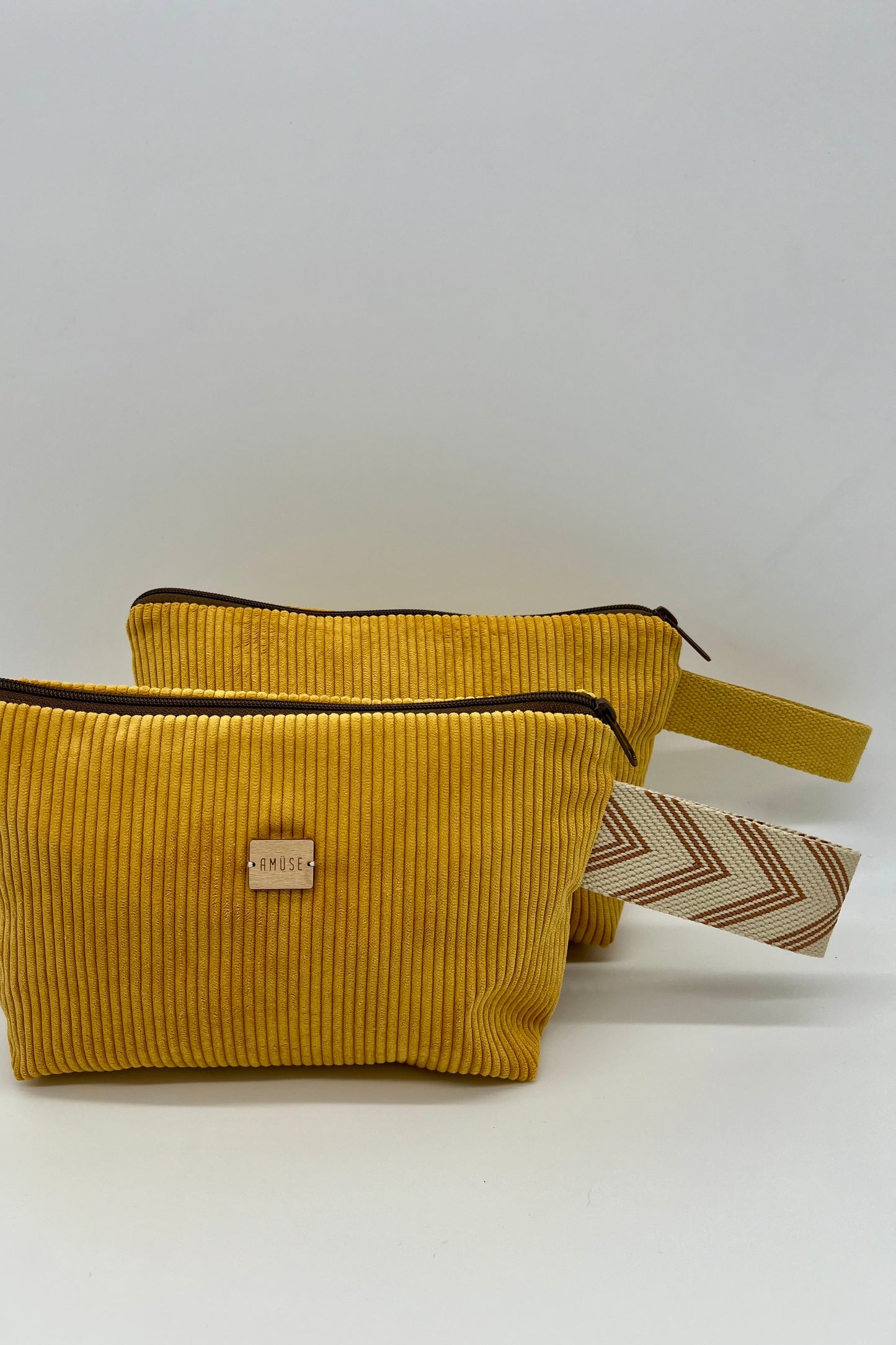 CARTERA DE MANO "Pana mostaza"