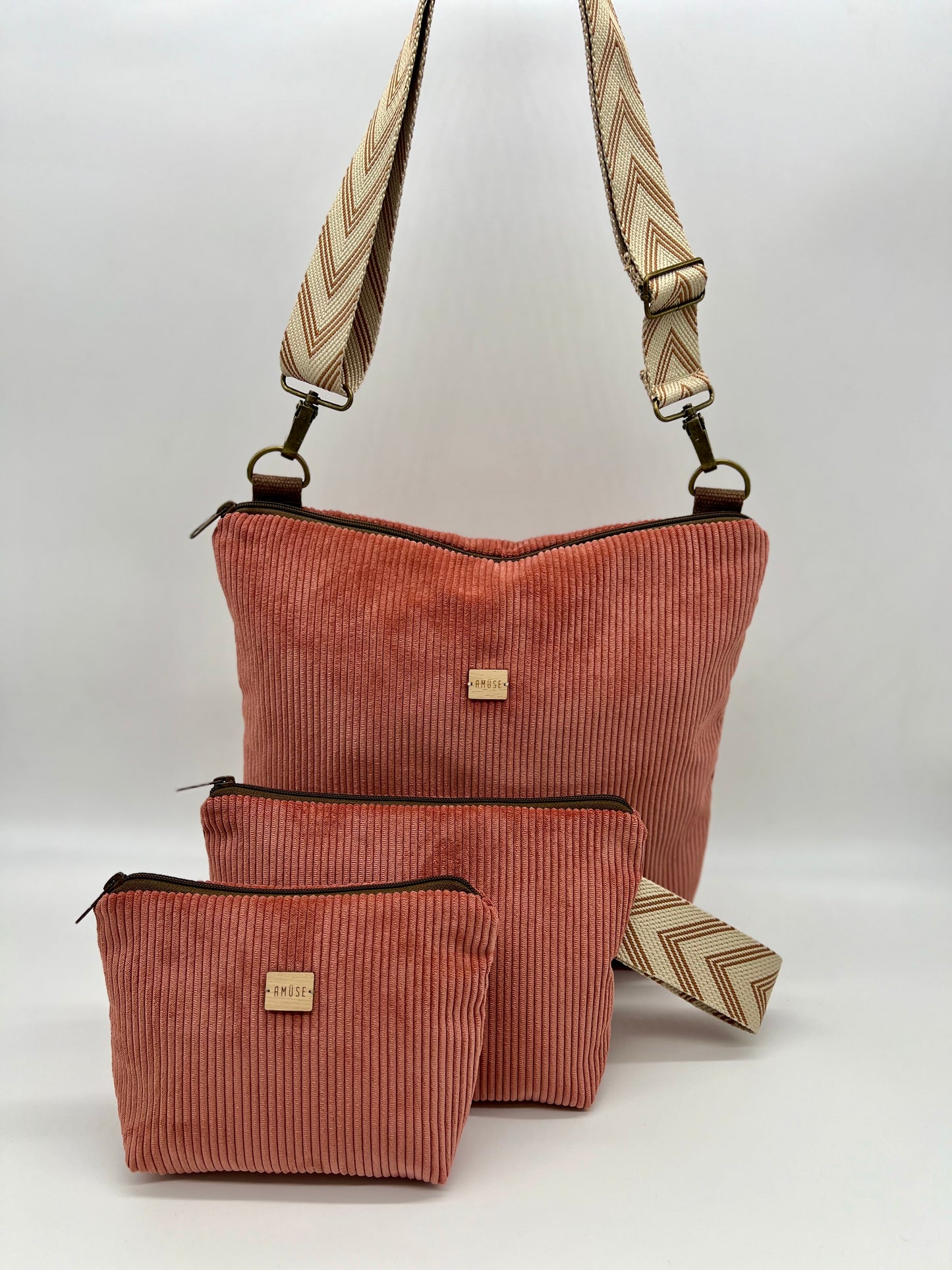 CARTERA DE MANO "Pana Coral"